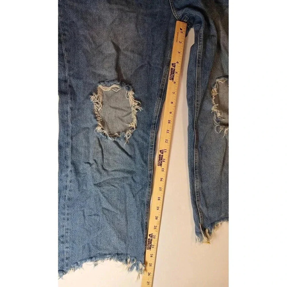 We the Free Women's Distressed Jeans BOHO Y2K Streetwear Trendy Frayed SZ 32 - Picture 6 of 14